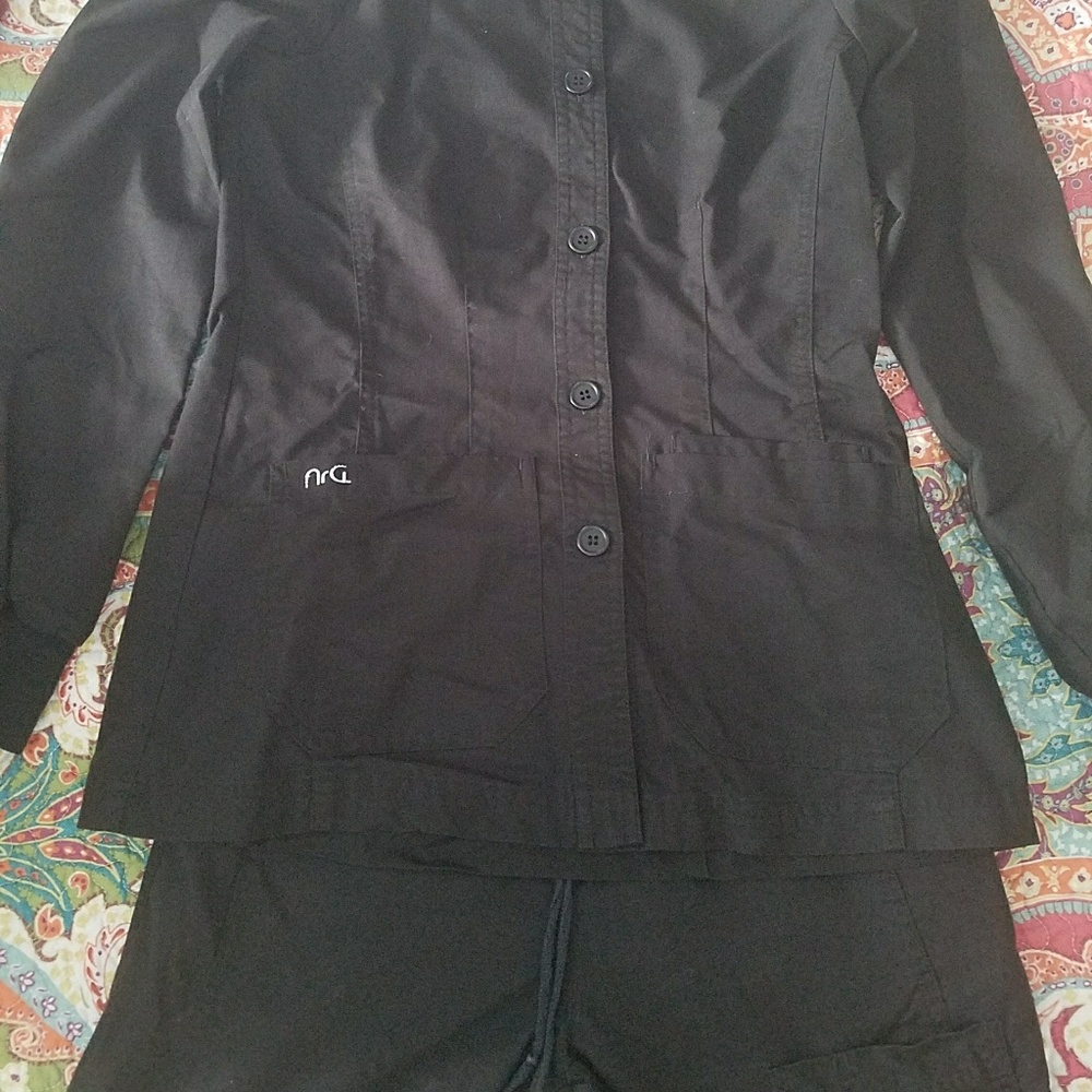 Scrub set